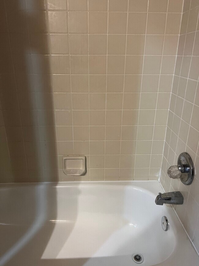 2nd bathroom - 8340 Westover Ct