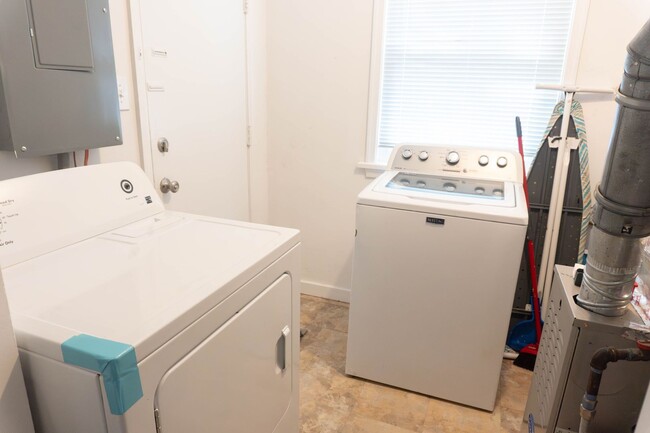 Building Photo - Charming 2BR Home in Lily Ponds NE DC – Ac...