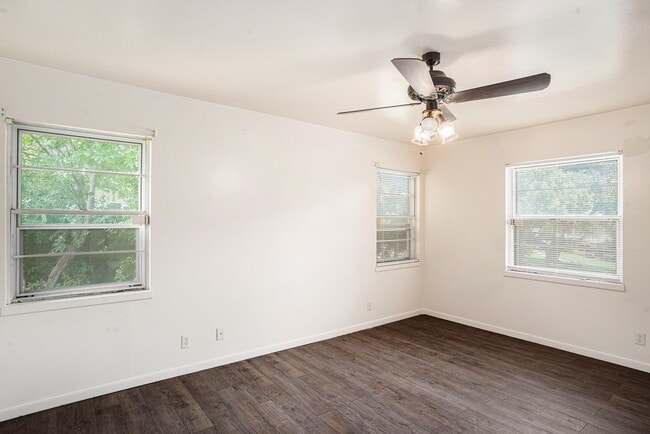 Building Photo - 7527 Quail Run Dr