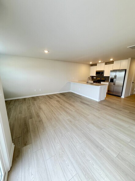 Building Photo - 401 Mopar Ln