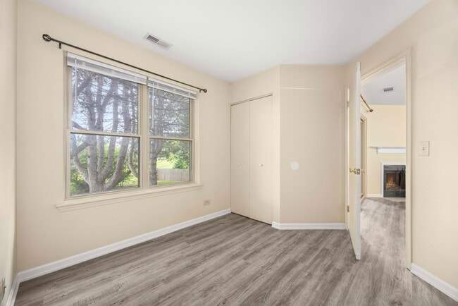 Building Photo - 214 Glengarry Dr