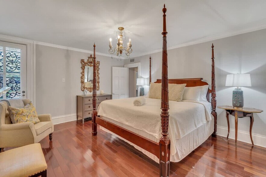 Building Photo - 9 W Gordon St