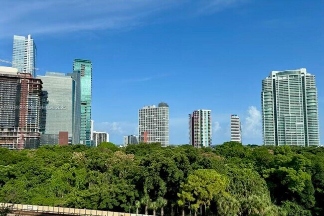 Building Photo - 1600 SW 1st Ave