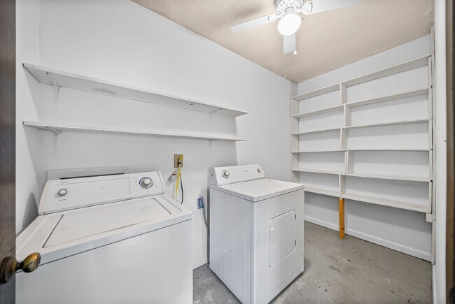 Building Photo - 3 Bedroom 2 Bath Country Home For Rent in Dover!