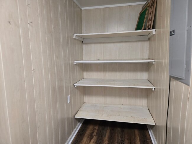 Building Photo - 24 Pine Cir