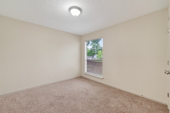 Building Photo - 11818 Snowberry Dr