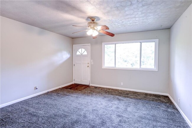 Building Photo - 5904 Heatherwood Ln