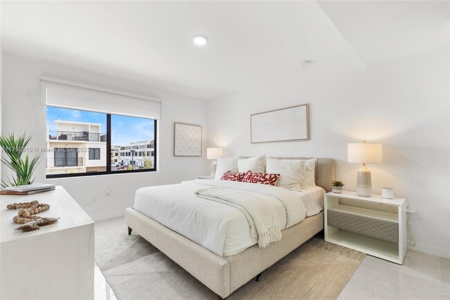 Building Photo - 14530 SW 261st Terrace
