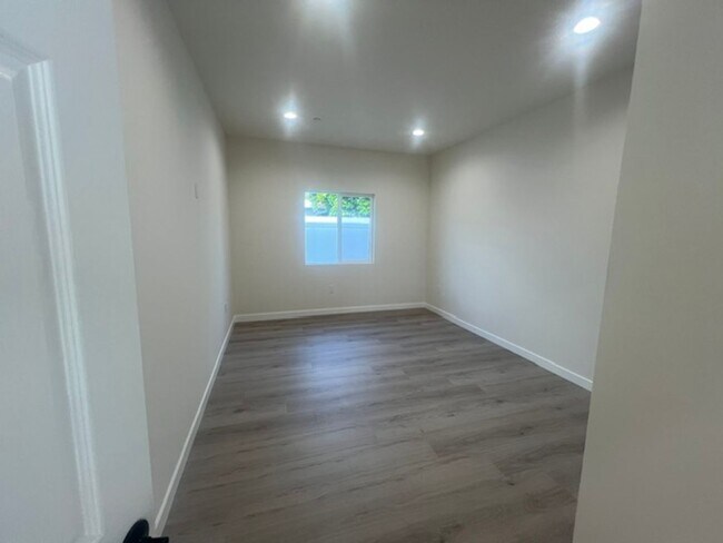 Building Photo - 7317-7321 Garden Grove Avenue