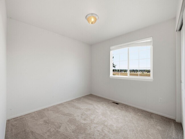 Building Photo - 527 Stoney Brook Rd