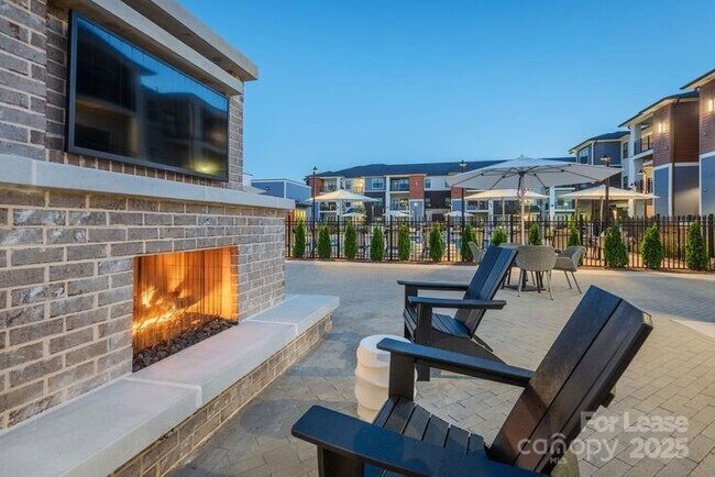 Building Photo - 1035 Strensall Ln