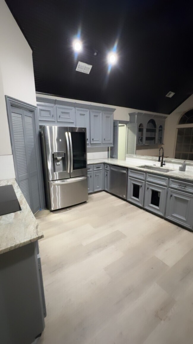 Building Photo - 2734 Plantation Wood Ln