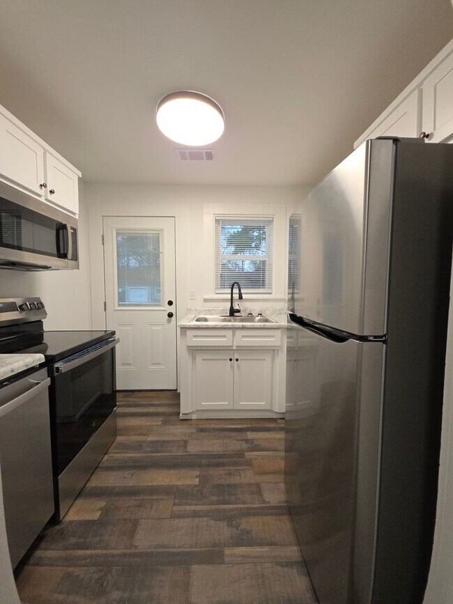 Building Photo - 1315-1317 N. Boston Pl