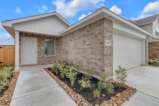 Building Photo - 18699 Cepagatti Dr