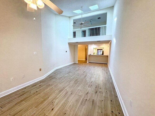 Building Photo - 13634 Lake Pointe Dr S