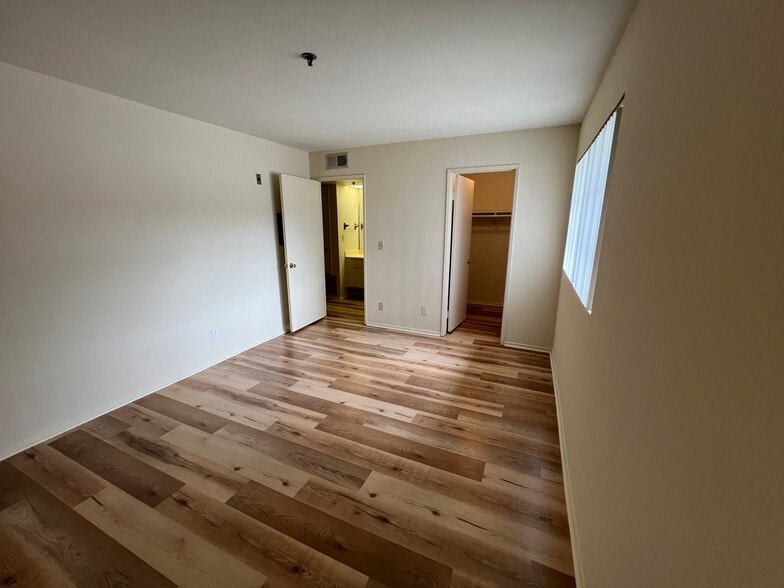 Building Photo - 1517 Rock Glen Ave