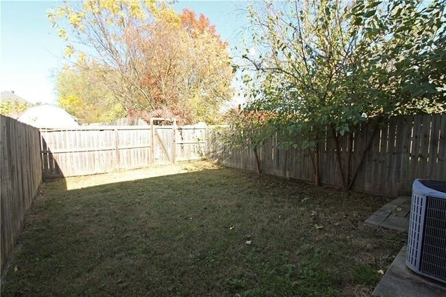 Building Photo - 4102 SW Chapelstone Ave