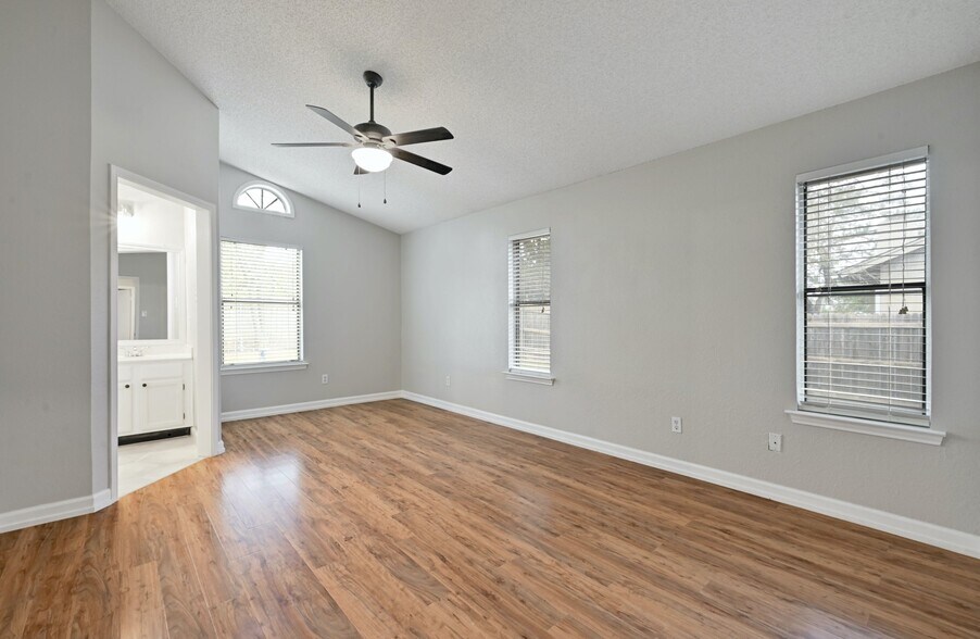 Building Photo - 4712 Velasco Plz