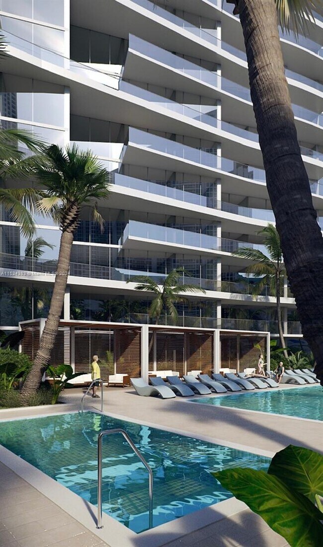 Building Photo - 17550 Collins Ave