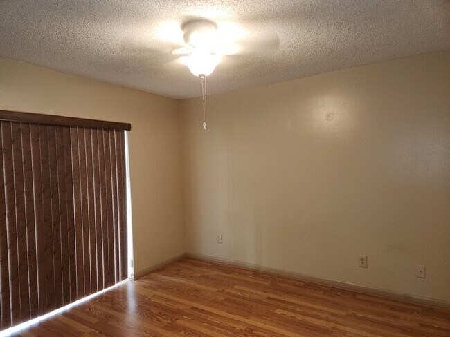 Building Photo - Cute 2 bedroom Apartment for rent