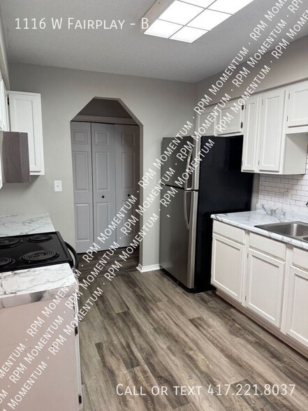 Building Photo - 1116 W Fair Play St