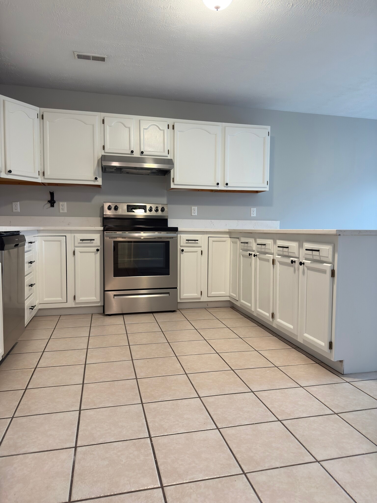 Building Photo - 113 Rystan Pl