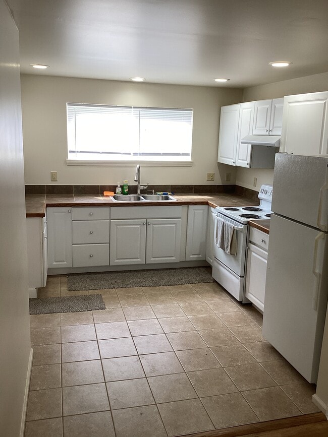 Building Photo - 1208 Howard St