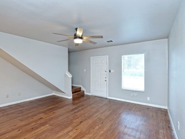 Building Photo - 6121 Ponca St