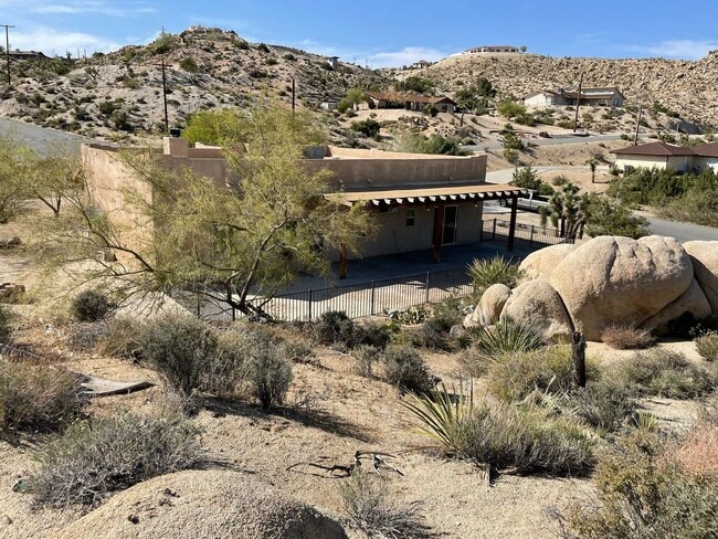 Building Photo - COMING AUGUST 2026 !!! Views and boulders!!