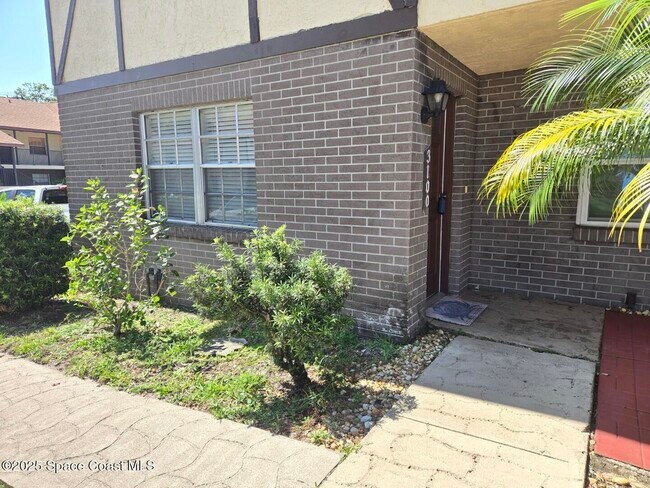 Building Photo - 3100 Sir Hamilton Cir
