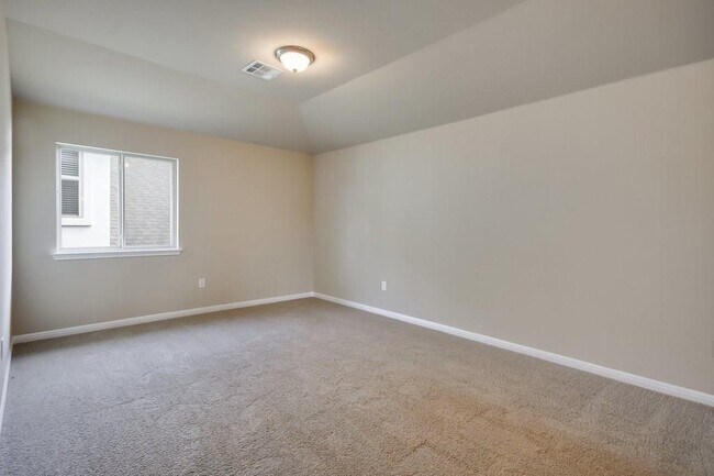 Building Photo - 621 Carly Ann Ln