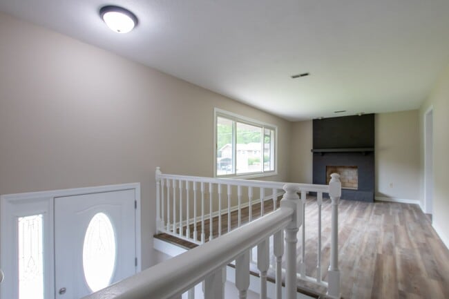 Building Photo - ONE YEAR LEASE WITH POSSIBLE LEASE PURCHAS...