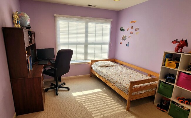 Building Photo - 19 Jason Ct