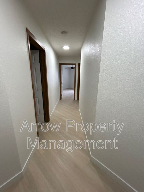 Building Photo - 205 E Arbor Ave