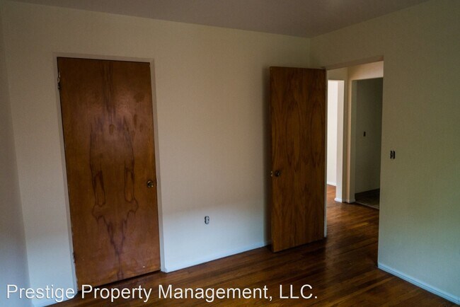 Building Photo - 356 Probasco St