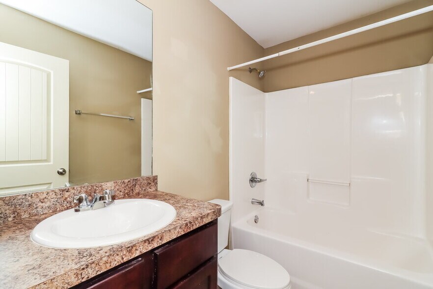 Building Photo - 442 Highland Falls Dr