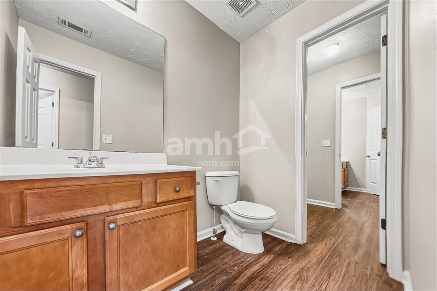 Building Photo - 1558 Great Shoals Cir