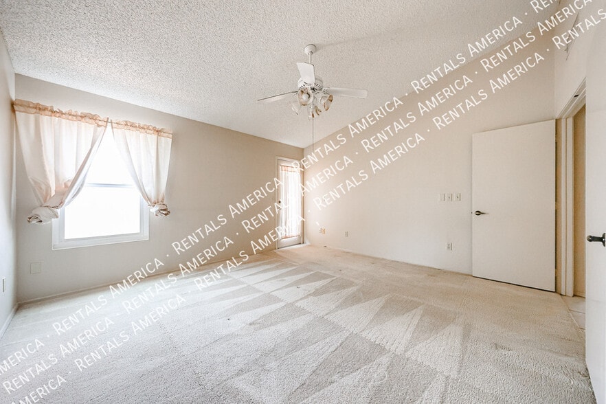 Building Photo - 2720 Leisure World