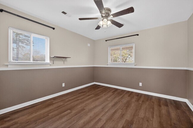 Building Photo - 4713 Clintwood Dr