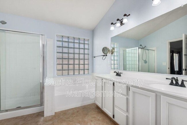 Building Photo - 4226 E Rockledge Rd