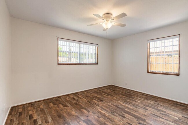 Building Photo - 2/1 plus bonus room in Holly Hill