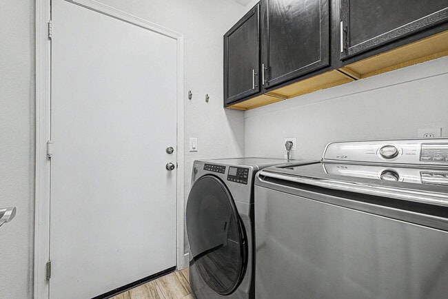 Building Photo - 4309 E Abraham Ln