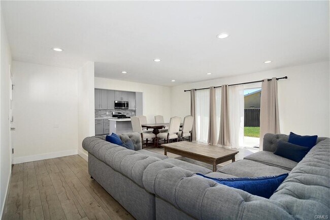 Building Photo - 22730 Cantlay St