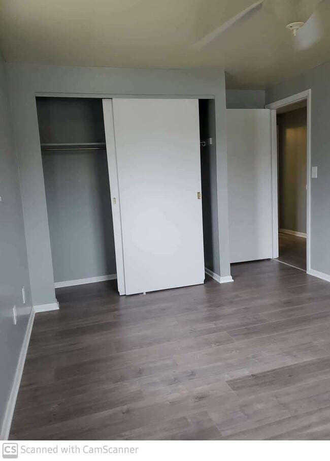 Building Photo - Beautiful, spacious 3 bed 2 bath home in E...