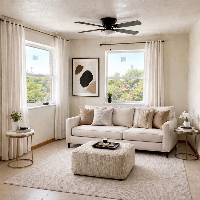 Building Photo - 520 N Tamarind Ave