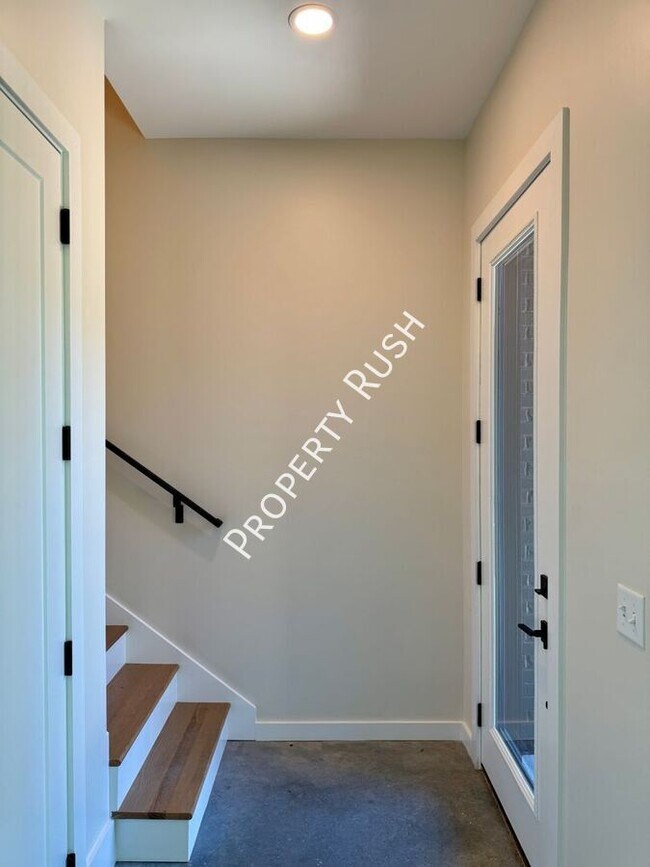 Building Photo - 1861 Zeta Way