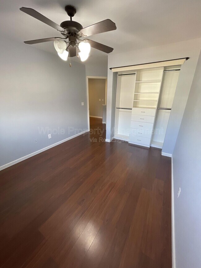 Building Photo - 2737 W Greens Dr