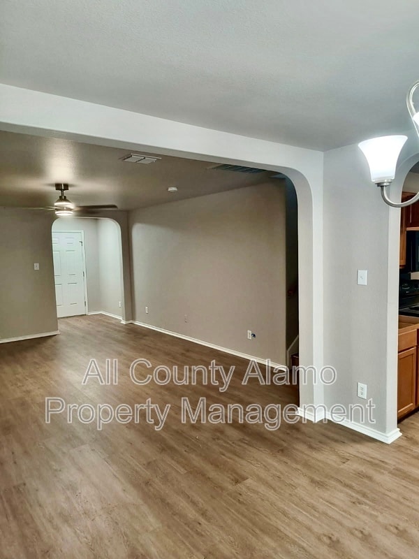 Building Photo - 10316 Artesia Wells
