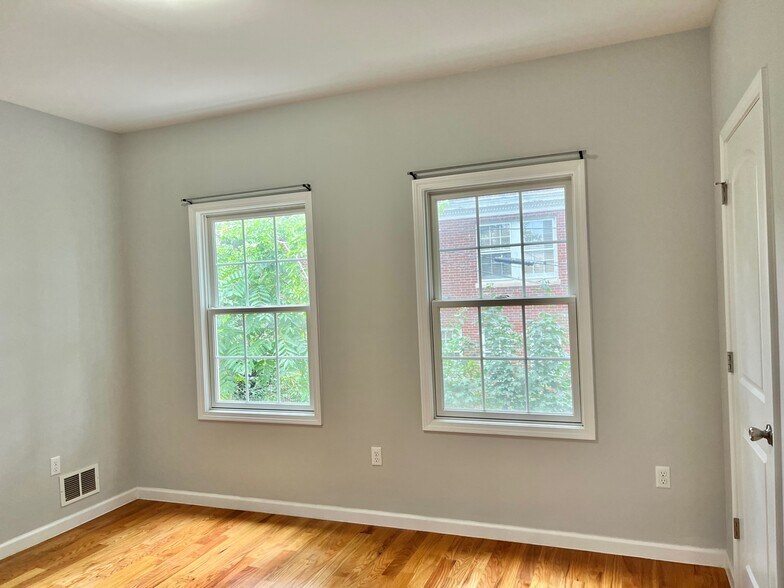 Building Photo - 418 Jersey St