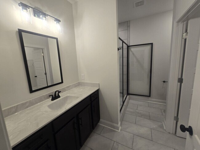 Building Photo - 1 Month Free Rent! Jasper New Construction...
